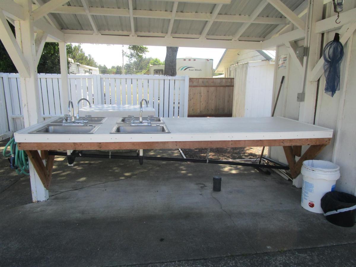 Westport Rv Park And Motel Exterior photo